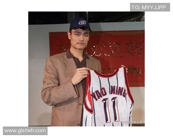 姚明与小虫的奇妙对决：篮球巨星如何应对意想不到的挑战