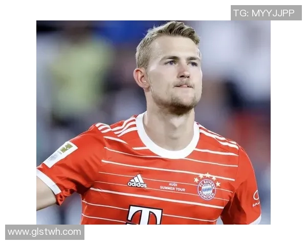 德里赫特现身慈善晚宴,慷慨捐款助力关爱项目蓬勃发展 德里赫特现身慈善晚宴,慷慨捐款助力关爱项目蓬勃发展